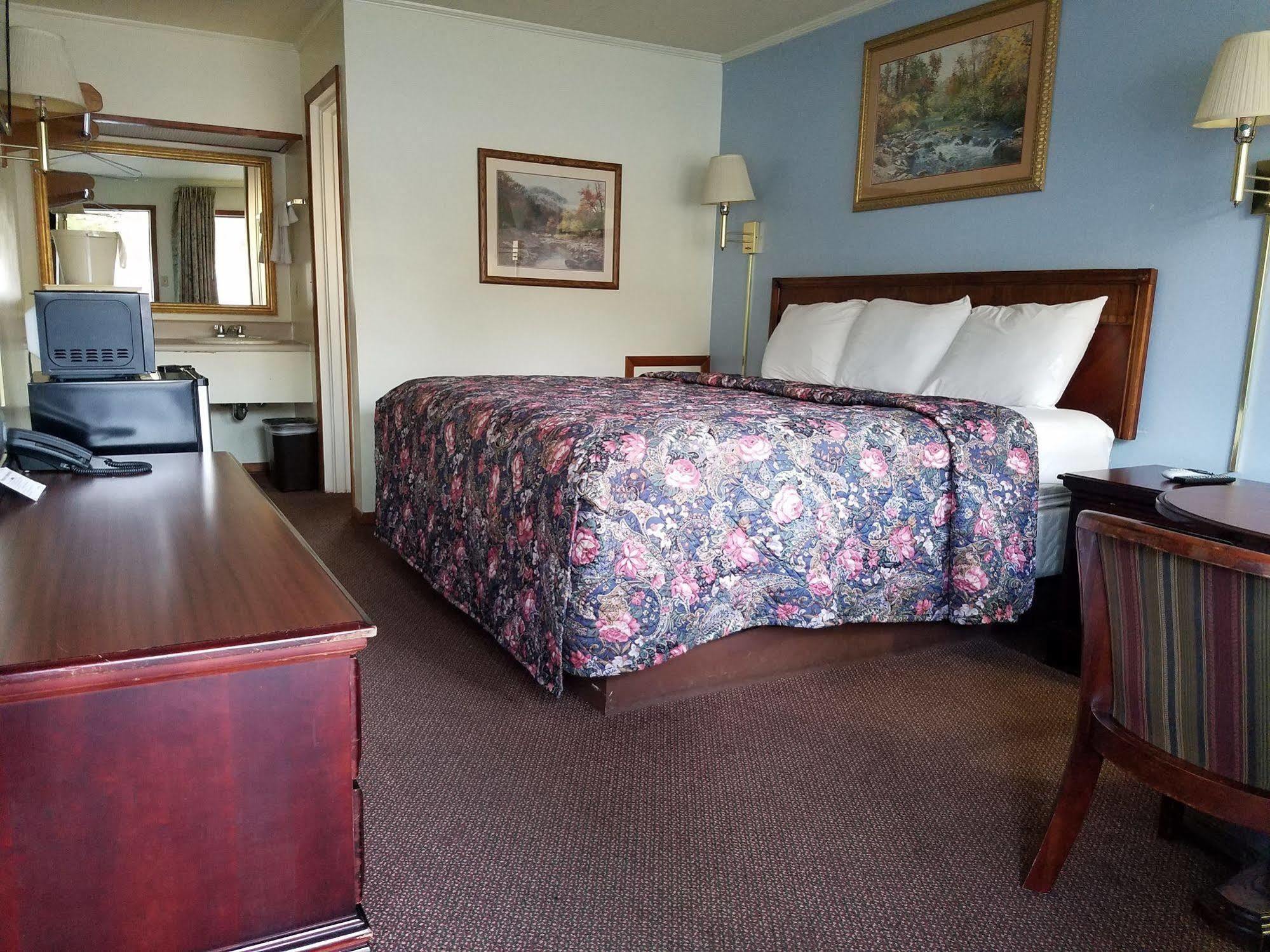 A Sapphire Inn Франклин Экстерьер фото